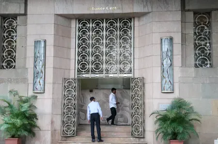 Why Has the ED Attached Rs 1,885 Crore in Assets of Anil Ambani Group?