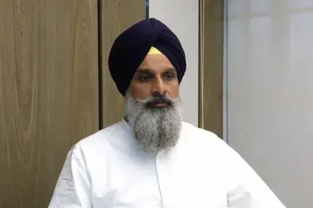 ईडी छापेमारी में CLU घोटाला: मजीठिया ने AAP के 'कट्टर ईमानदार' दावे पर उठाए सवाल