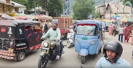 Eid al-Adha 2025: Srinagar markets packed as J&K festive rush peaks