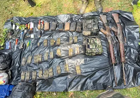 क्या तेलंगाना में एक करोड़ से ज्यादा के इनामी नक्सलियों ने हथियार डालकर मुख्यधारा में लौटने का फैसला किया?