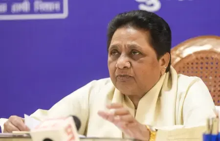 क्या एक-दूसरे को नीचा दिखाने की सस्ती राजनीति से देश का माहौल खराब हो रहा है? : मायावती