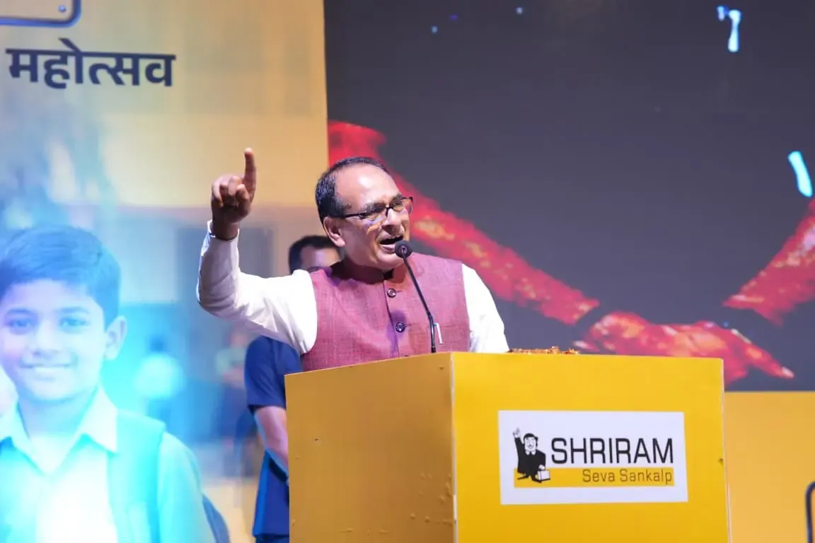 शिवराज सिंह चौहान बोले — 'एक कचौड़ी, दो समोसा' नारे की नौबत क्यों आई, यह पूरे समाज के लिए चिंता का विषय
