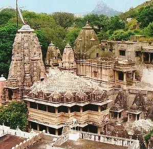 Eklingji Temple in Udaipur Enforces Ban on Mobile Phones and Short Attire