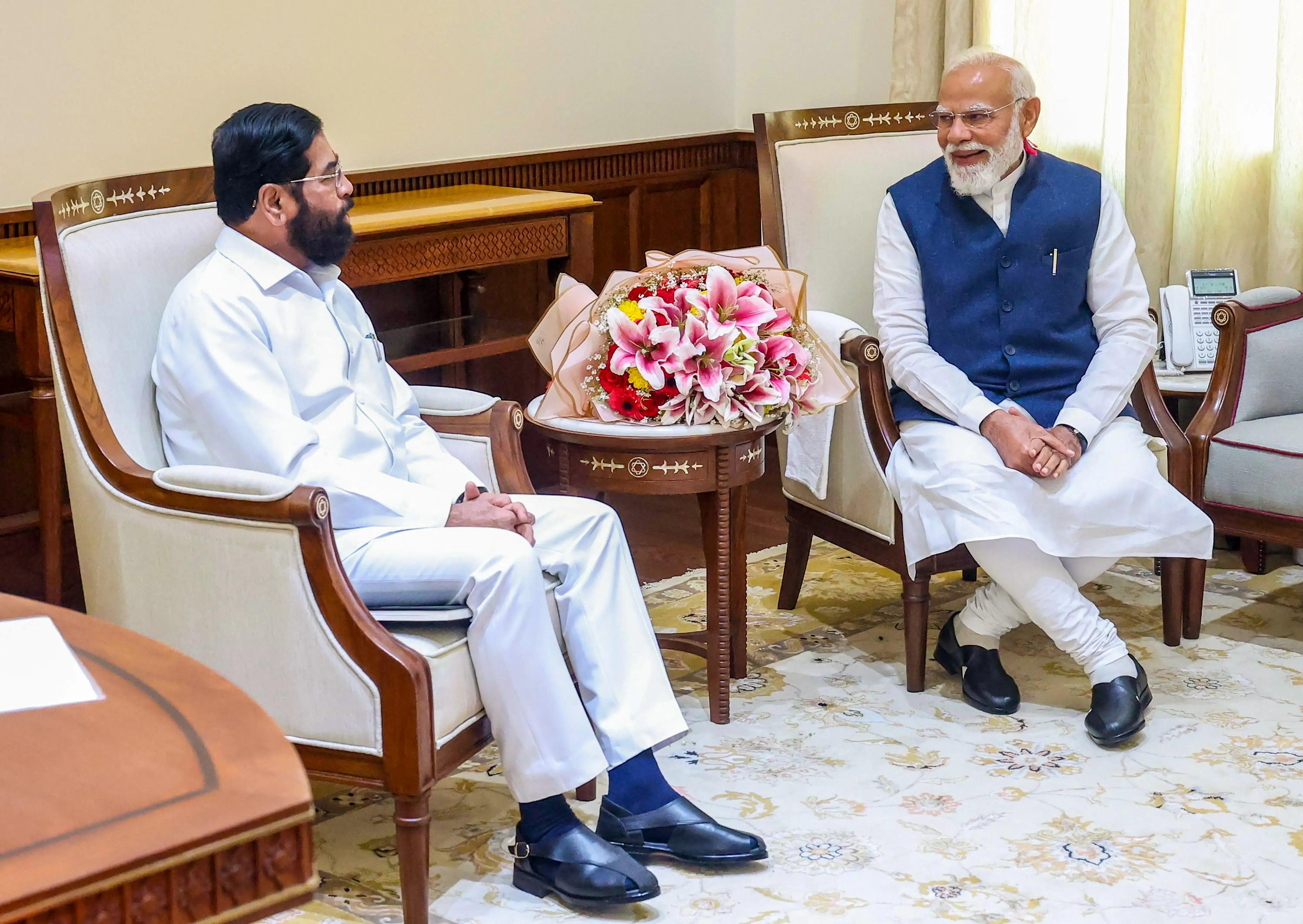 एकनाथ शिंदे और पीएम मोदी की महत्वपूर्ण चर्चा: मिडिल ईस्ट युद्ध और महाराष्ट्र के मुद्दे