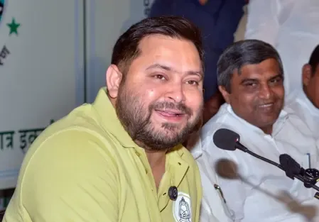 इलेक्टेड मुख्यमंत्री को गद्दी से उतारने की अपनी प्रतिज्ञा पूर्ण करने पर सेलेक्टेड सीएम को बधाई : तेजस्वी यादव