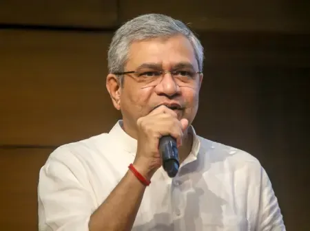 इलेक्ट्रॉनिक्स कंपोनेंट मैन्युफैक्चरिंग स्कीम को मिला जबरदस्त सपोर्ट, 1.15 लाख करोड़ रुपए के निवेश प्रस्ताव आए : अश्विनी वैष्णव
