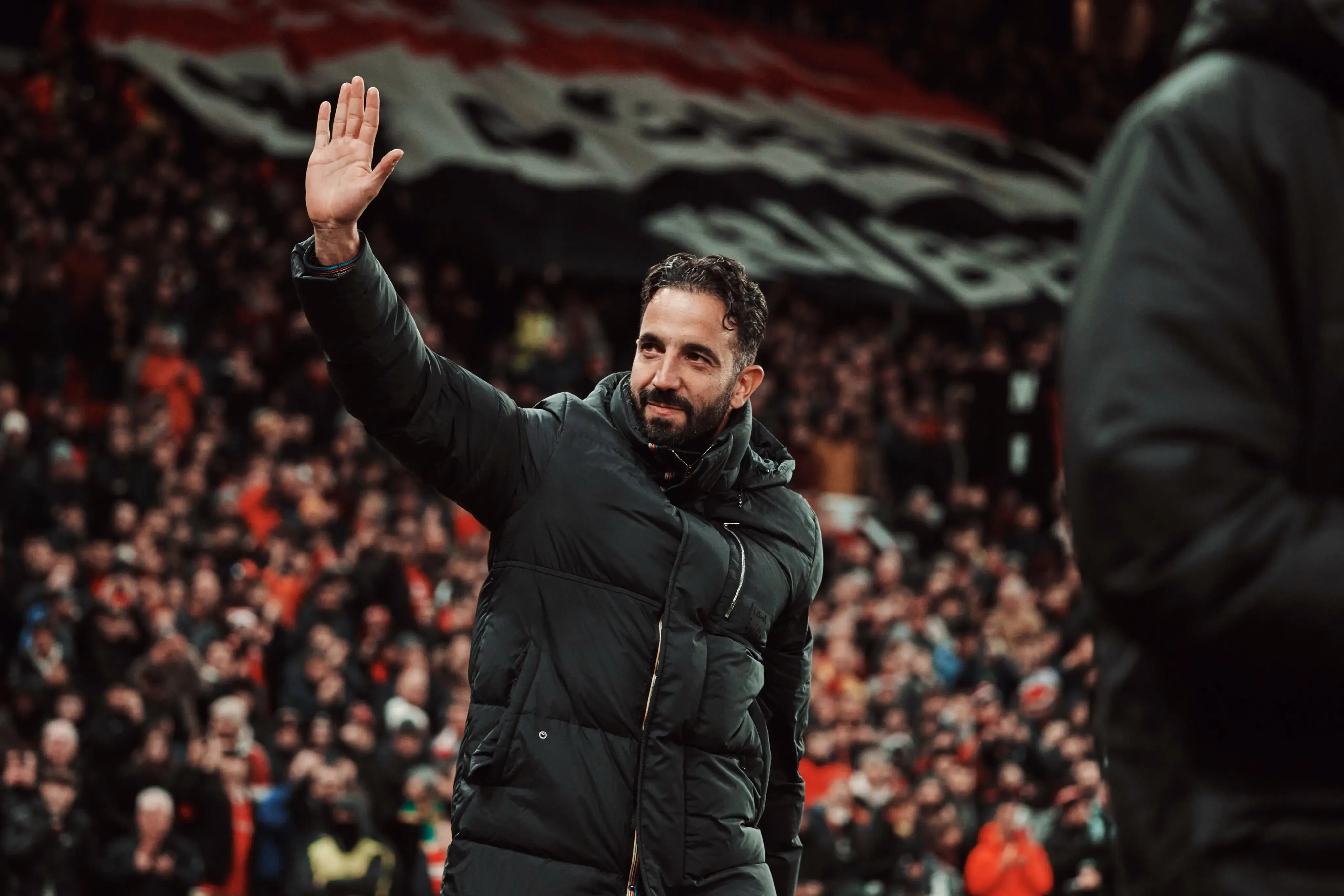 Amorim Finds It 'Embarrassing' to See Manchester United Struggling