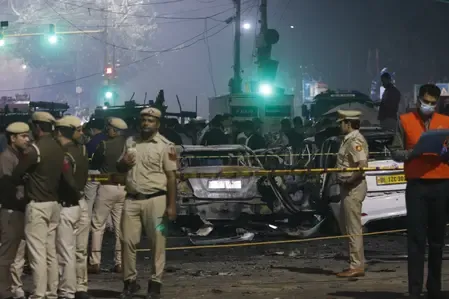 Did the Emergency Service Respond Promptly to the Red Fort Blast?
