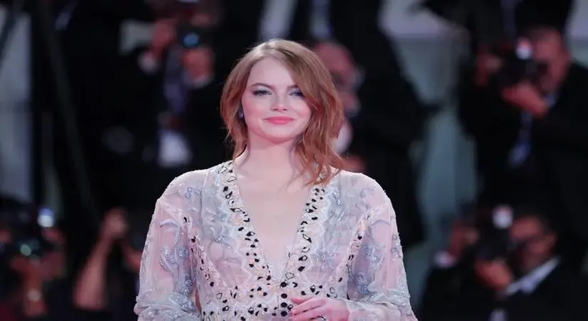 How Did Emma Stone Dive into Social Media Conspiracy Theories for Her Role in ‘Eddington’?