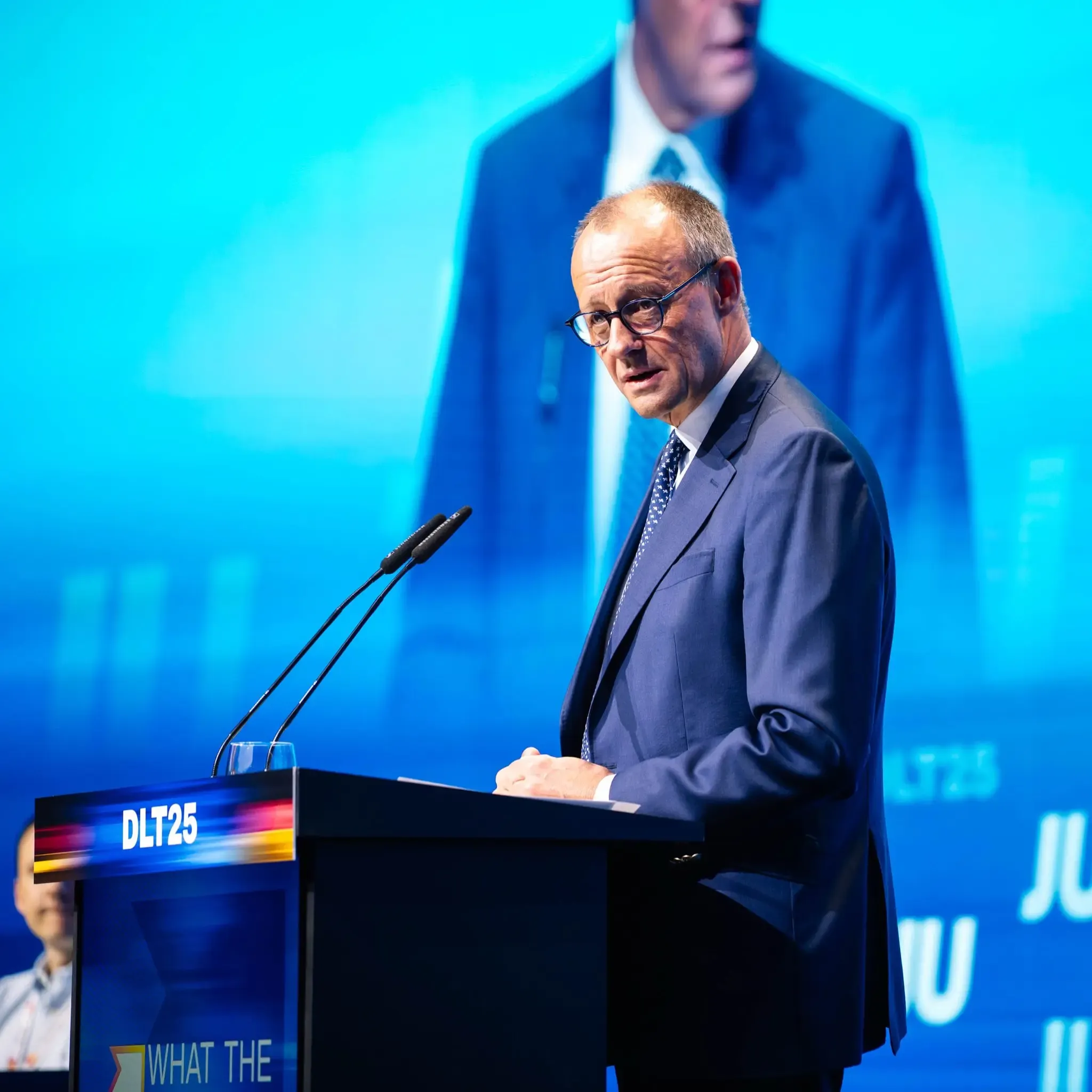 Does Ending the Ukraine Crisis Depend on Ukraine and Europe?