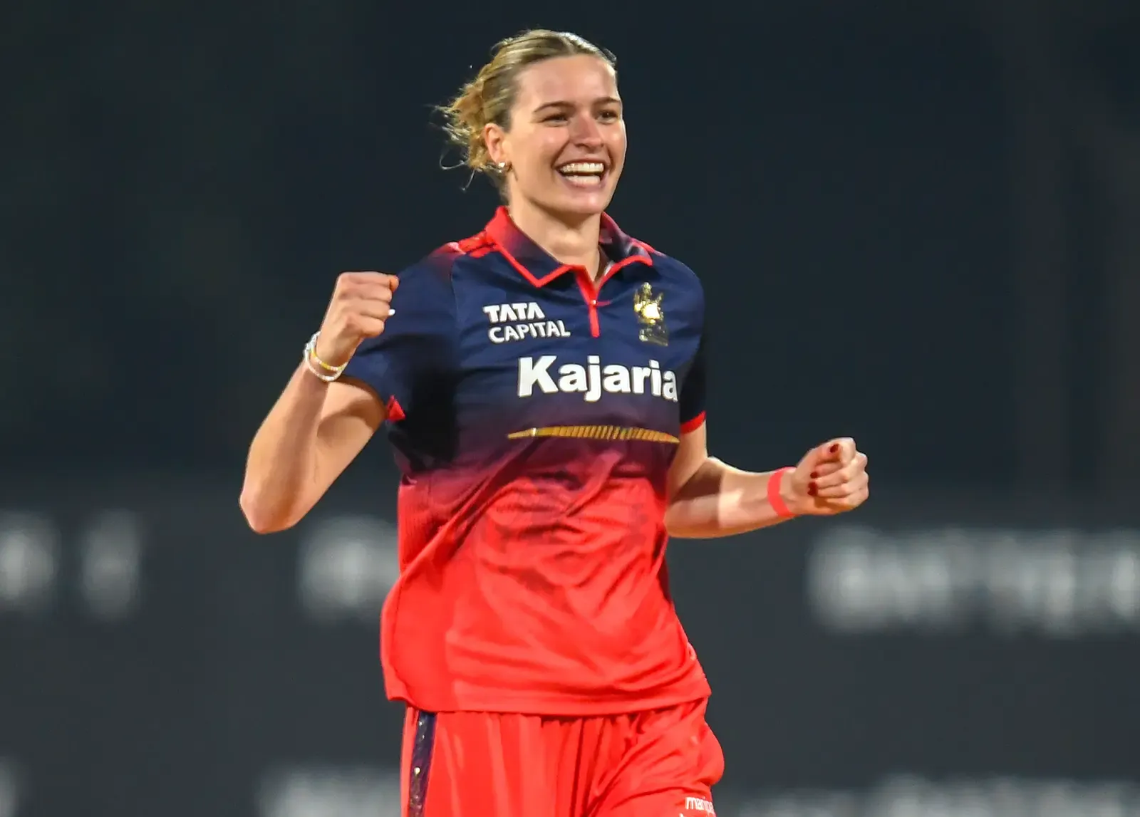 Lauren Bell returns to Sydney Thunder for full WBBL Season 12