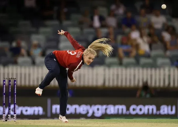Sarah Glenn re-signs with Brisbane Heat for full WBBL 12 season