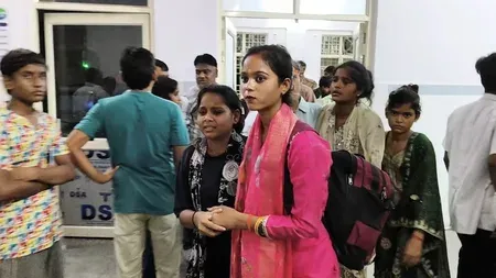 एटा: ट्रक ने कांवड़ियों के ट्रैक्टर को मारी टक्कर, 7 घायल, एक गंभीर
