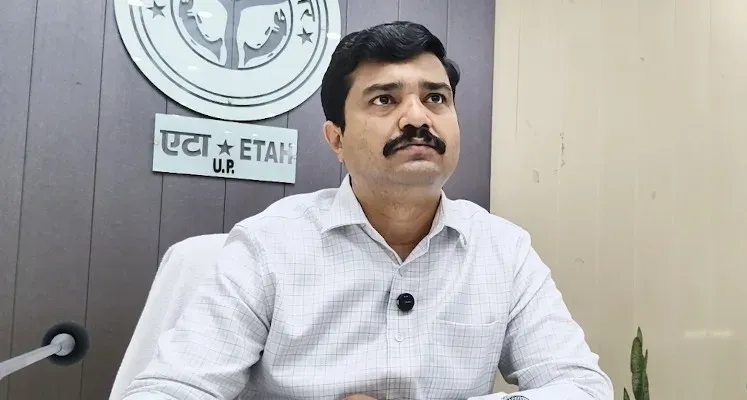 एटा में 24,900 क्विंटल मक्का की मालगाड़ी बिना 9आर रसीद पकड़ी, मंडी शुल्क चोरी में तीन व्यापारियों के लाइसेंस निरस्त