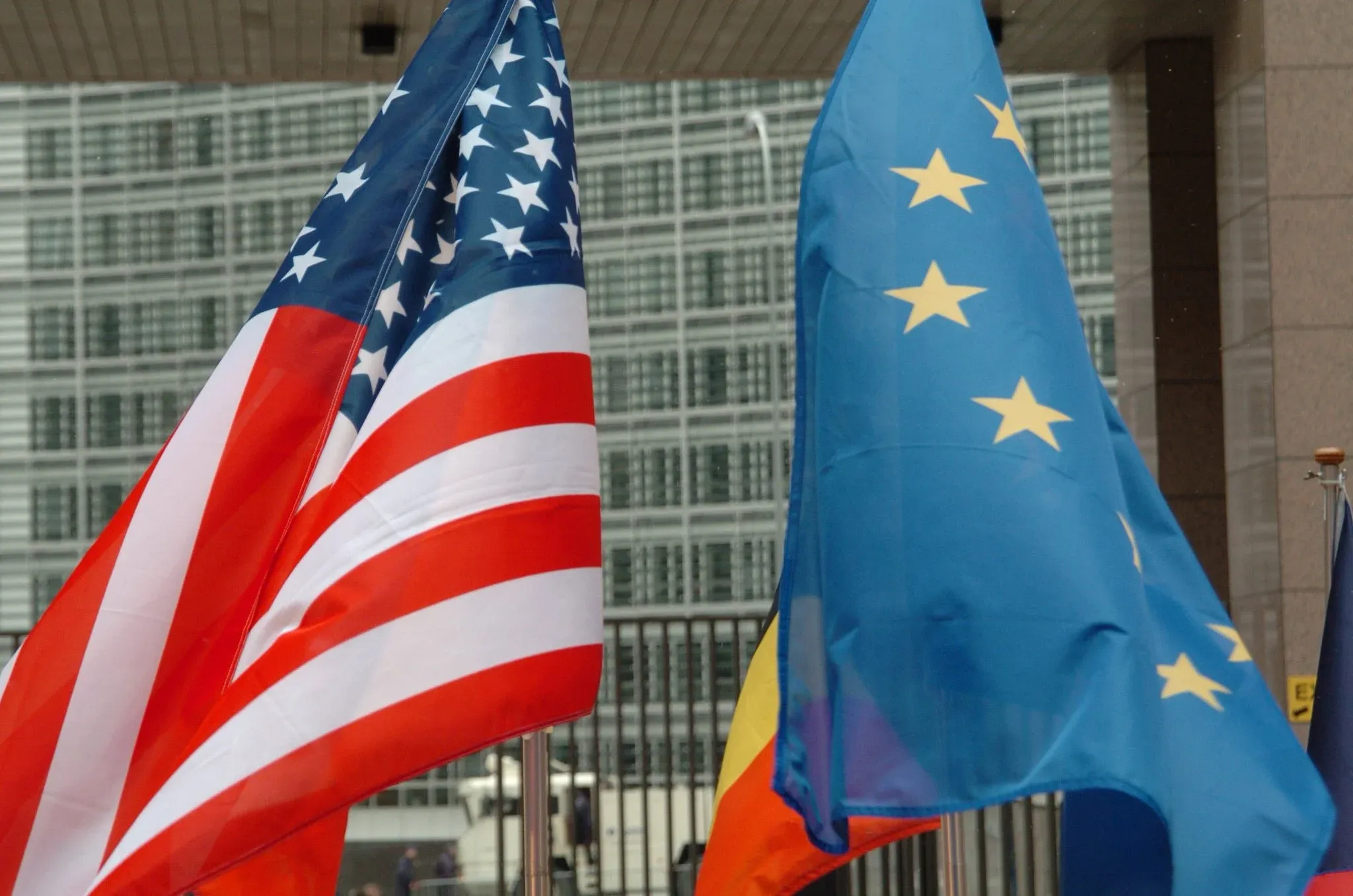 Is the EU Committed to Finalizing a Trade Deal with the US Amid Tariff Challenges?