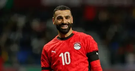 Will Arne Slot Embrace Salah’s Return Despite 15 Attackers?