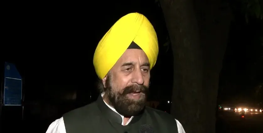 ईवीएम और एसआईआर विवाद पर भाजपा प्रवक्ता आरपी सिंह का पलटवार — 'हार की खीझ में उठा रहे सवाल'