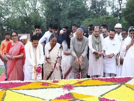 Ram Nath Kovind and Meira Kumar Honor Babu Jagjivan Ram on His 119th Birth Anniversary