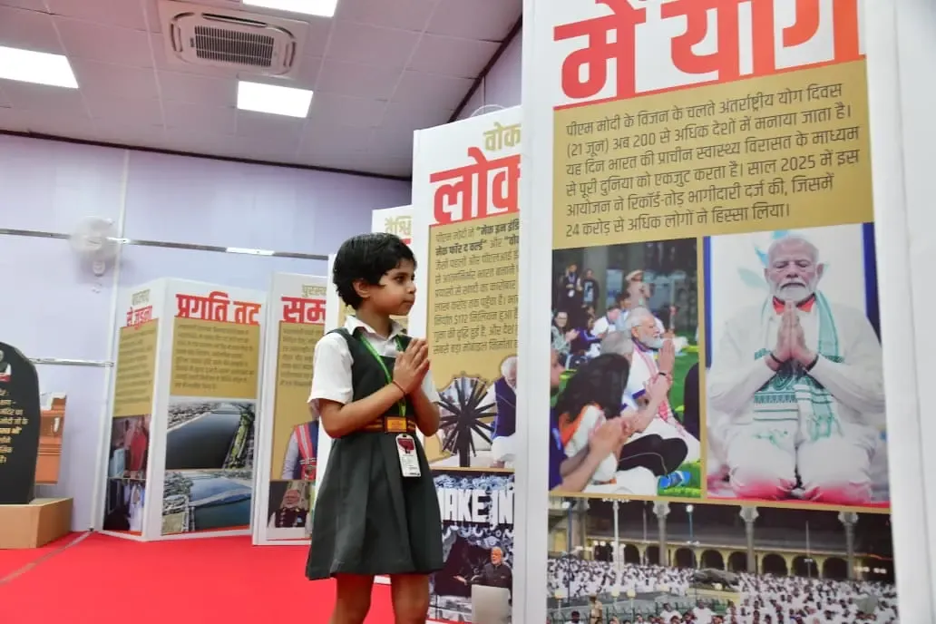 How Did the Exhibition on PM Modi at Delhi Assembly Inspire School Kids?