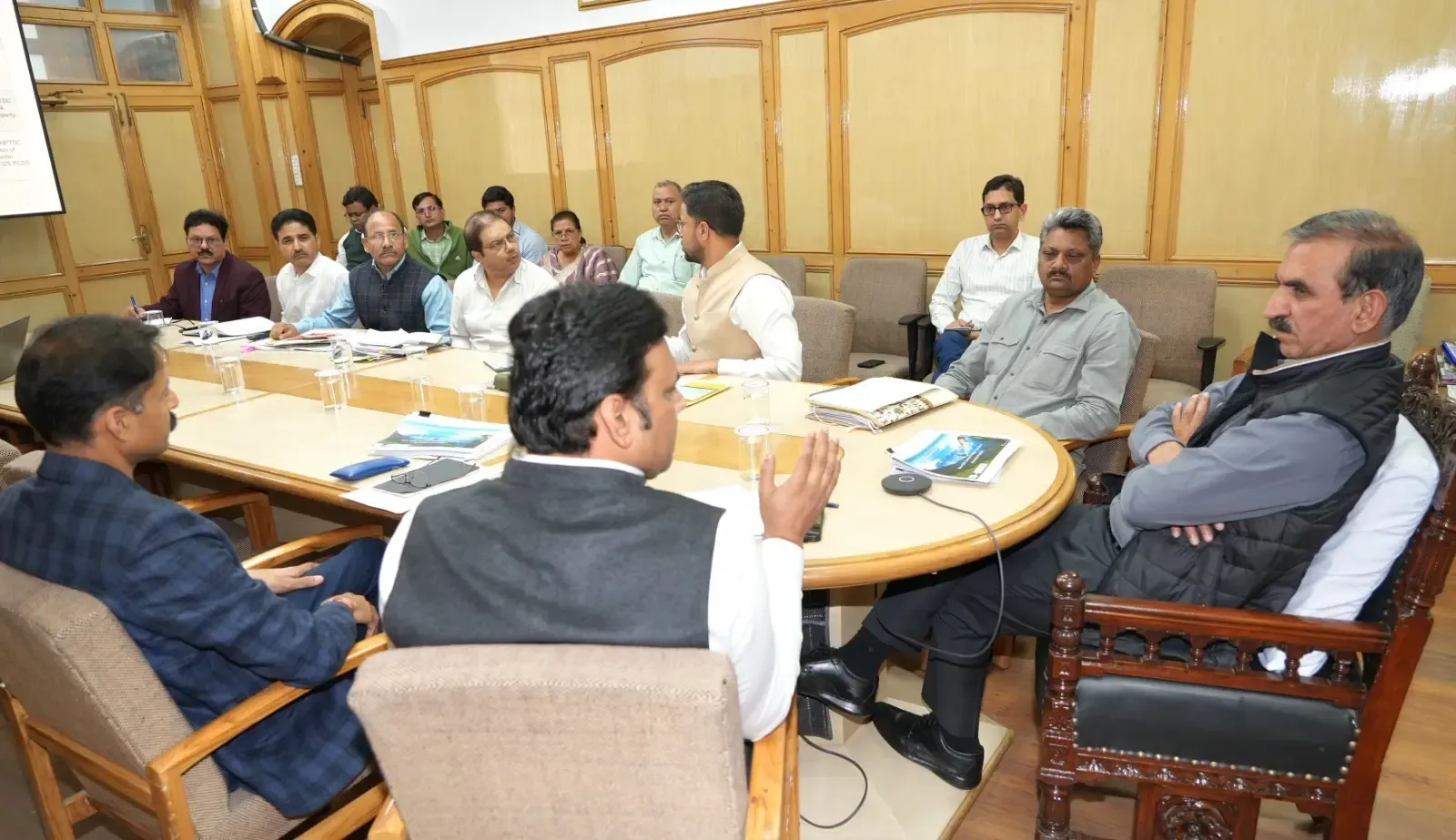 Could Himachal CM's Vision for Hop-On, Hop-Off Bus Rides Revolutionize Tourism?