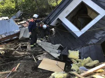 Kumamoto earthquake: Mall explosion traps people, tsunami warning issued