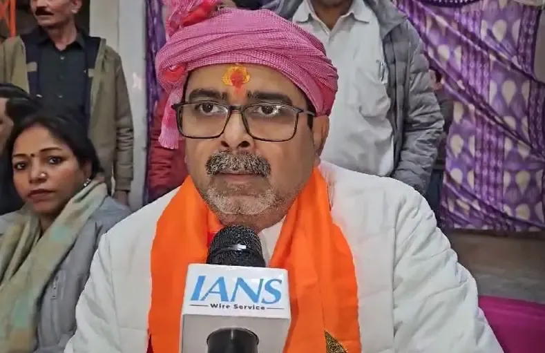 'Fake Ram Followers': Avadh Ojha Critiques BJP, Backs Kejriwal's Golden Deer Comment