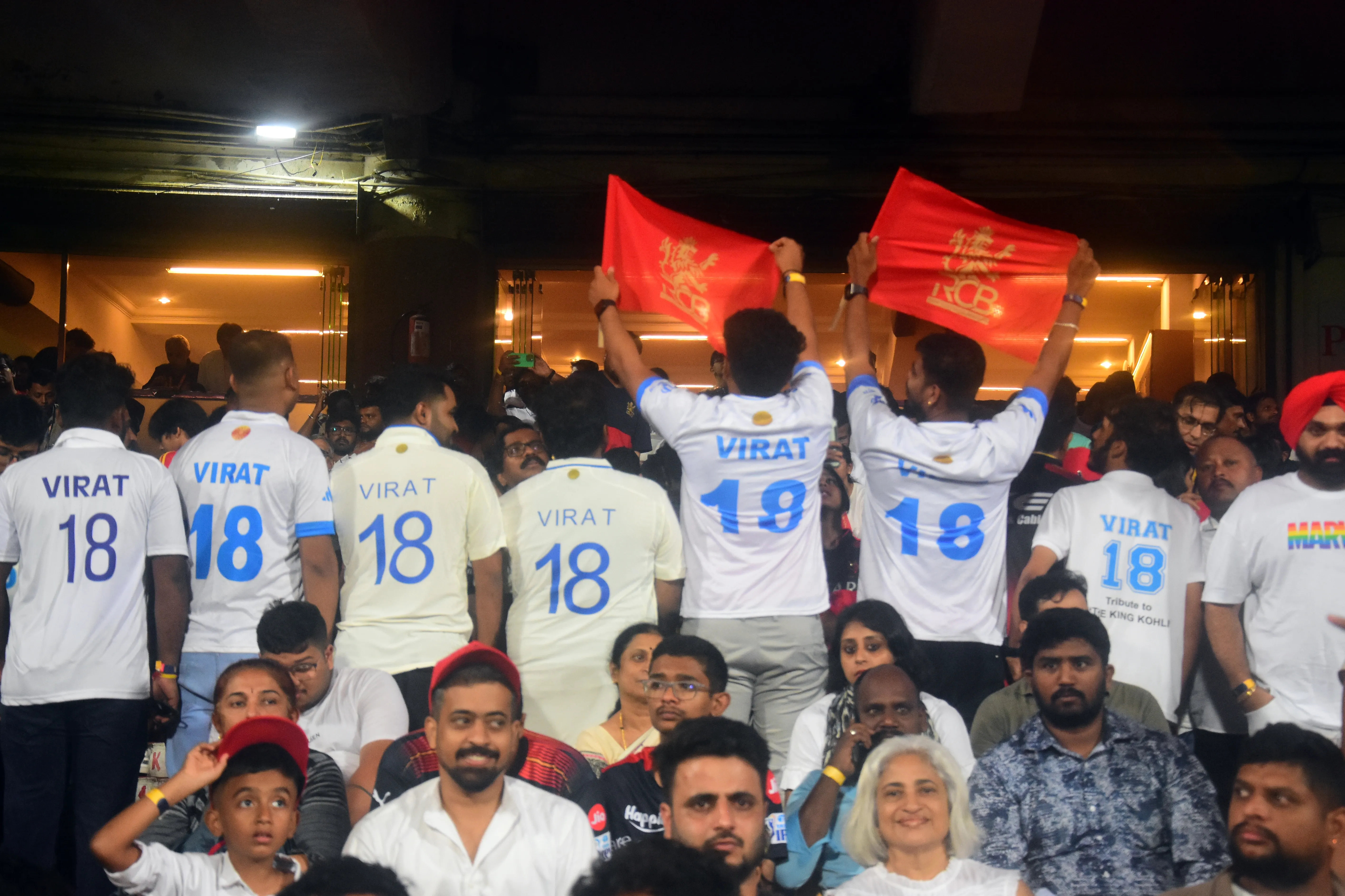 Is It Beautiful to See Fans Dressed in White for IPL Night? Manjrekar Reflects on Kohli Tribute