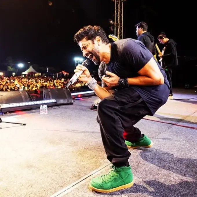 क्या फरहान अख्तर के जीवन में 'दूसरा प्यार' तनाव को दूर करने में मदद करता है?