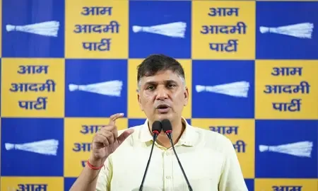 फरिश्ते योजना बंद होने से दिल्ली की सड़कों पर घायलों की मदद रुकी : सौरभ भारद्वाज