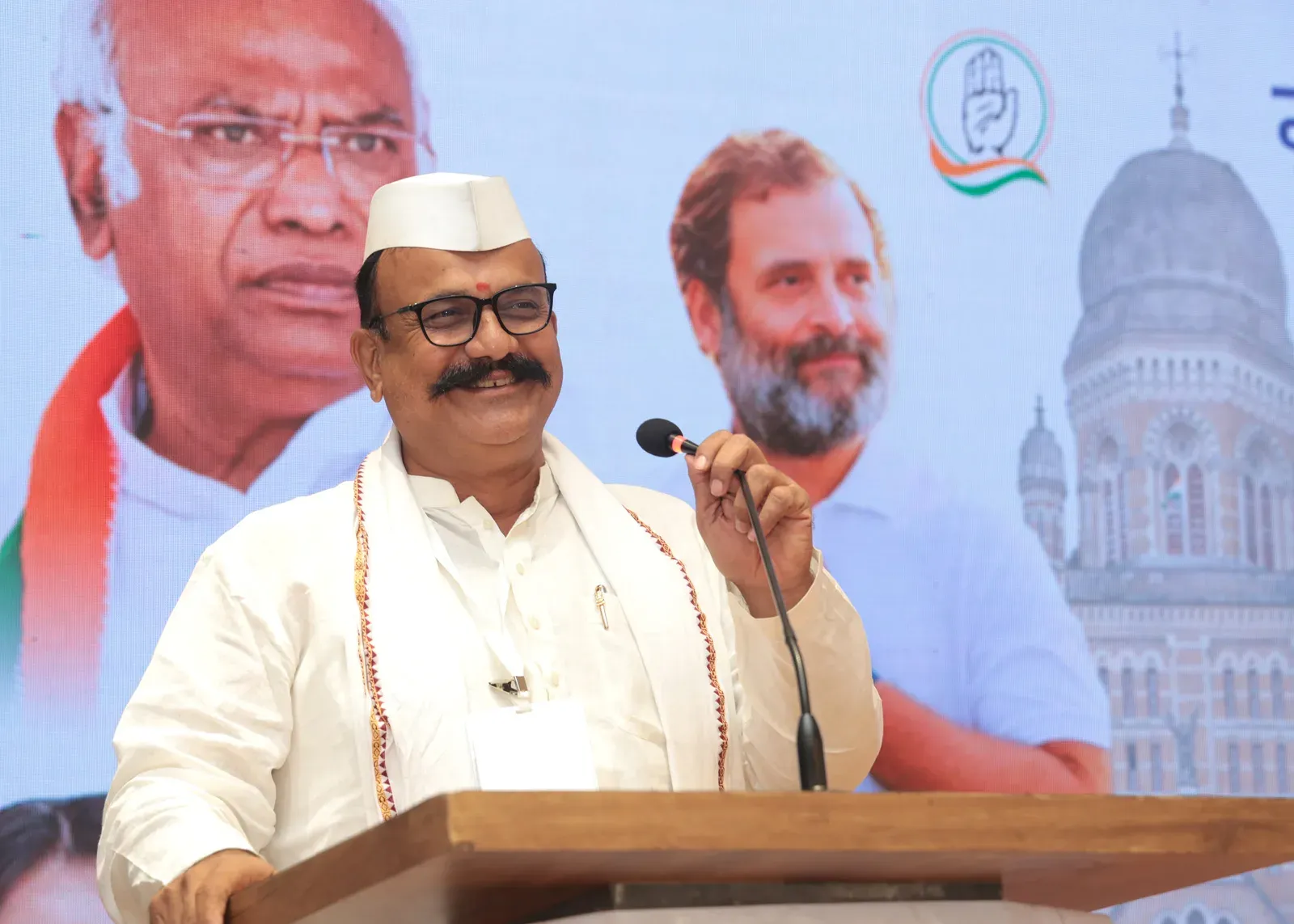 Congress slams Maharashtra farm loan waiver as 'sham', says 50% farmers excluded