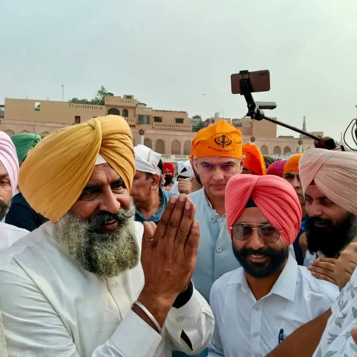 Punjab farmers struggle at paddy mandis, Congress slams AAP govt