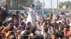 Farmers in Indore Rally Against Inferior Garlic Imports from China