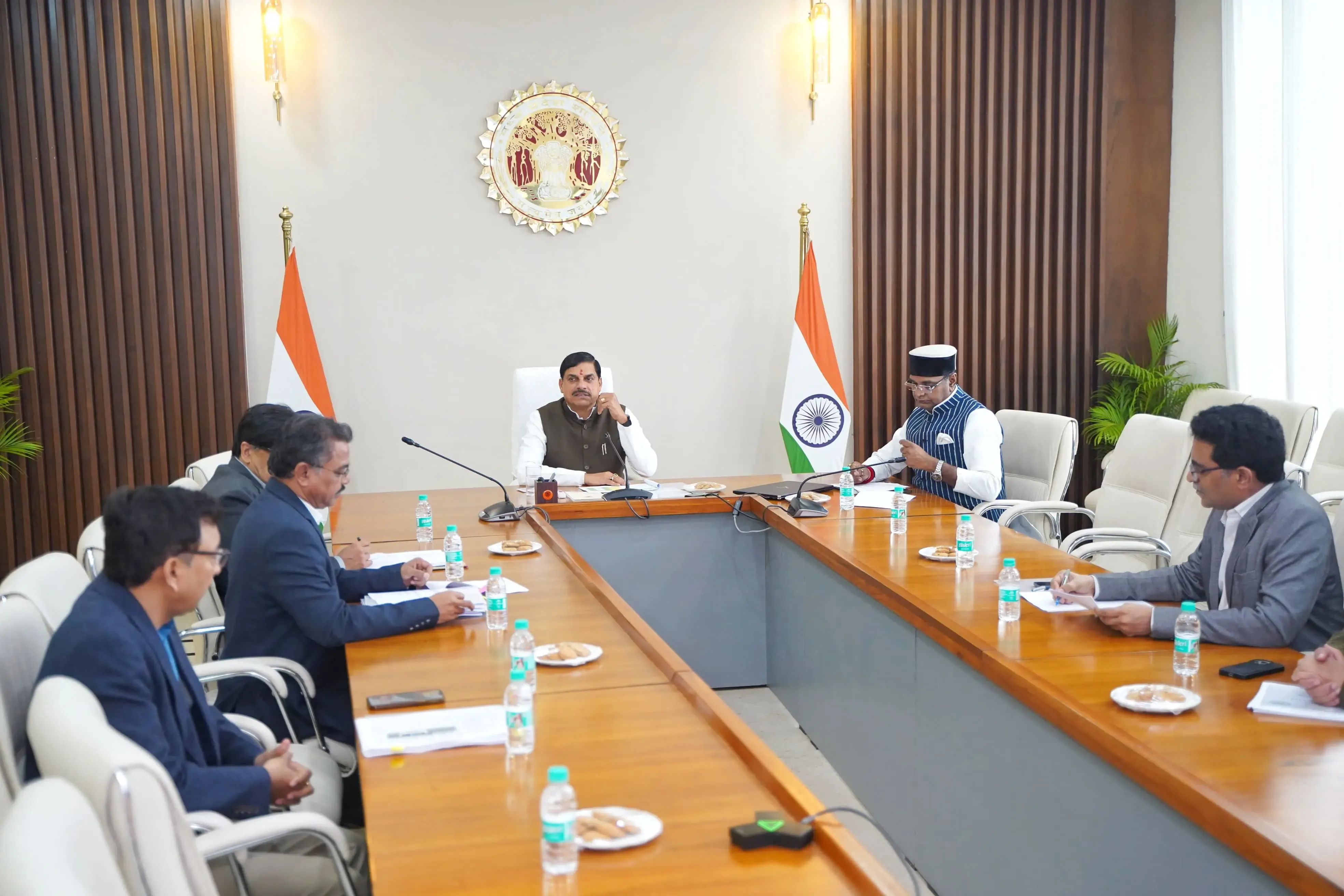 Madhya Pradesh CM Advocates for Enhanced Use of Organic Manure Alongside Market Fertilizers