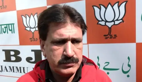 फारूक अब्दुल्ला के पाकिस्तान-बयान पर BJP का पलटवार, अल्ताफ ठाकुर बोले- 'वहीं चले जाएं'