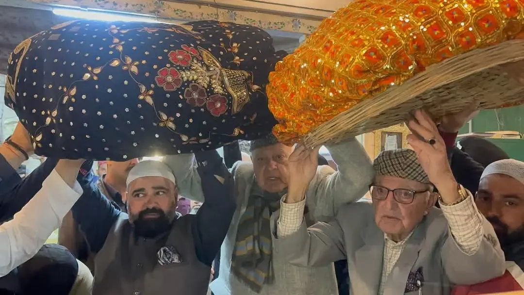 Farooq Abdullah pays homage at Ajmer Dargah, prays for unity and peace