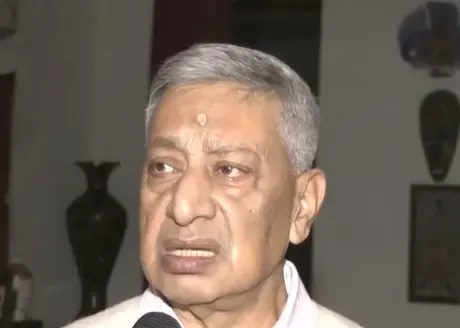 क्या फारूक अब्दुल्ला पर कोई उंगली नहीं उठा रहा? एसपी वैद का बयान