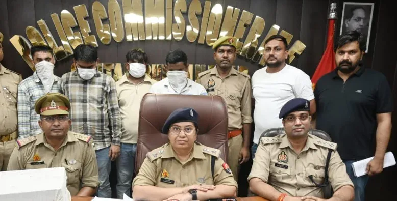 नोएडा में दो फर्जी कॉल सेंटर ध्वस्त, चार साइबर ठग गिरफ्तार; इंडिगो के नाम पर नौकरी का झाँसा