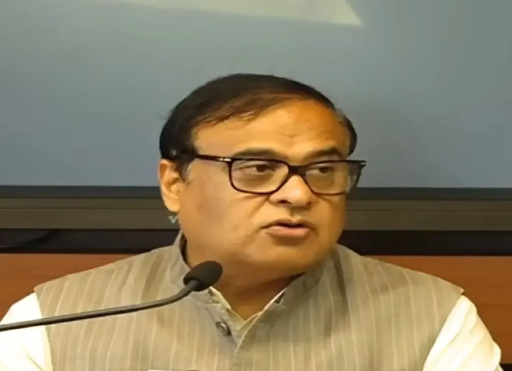 कांग्रेस पर <b>फर्जी दस्तावेजों</b> के इस्तेमाल का आरोप, <b>हिमंत बिस्वा सरमा</b> ने दी कार्रवाई की चेतावनी