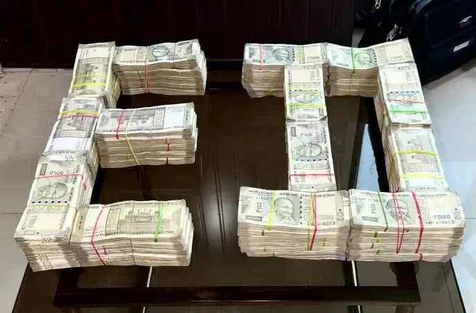 क्या ईडी ने मोनाड विश्वविद्यालय में फर्जी डिग्री घोटाले के तहत 15 स्थानों पर छापेमारी की?