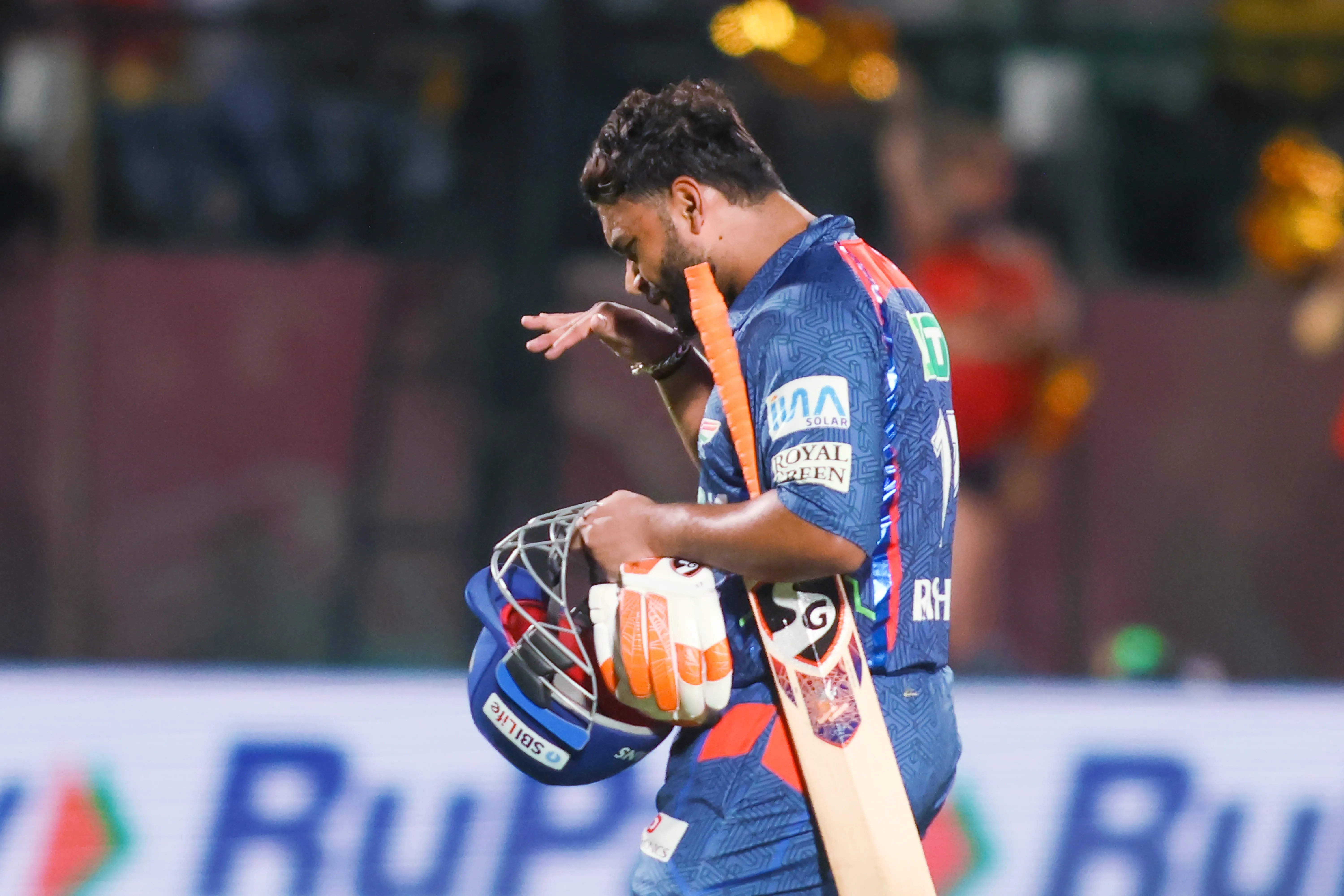 Why is Rishabh Pant Not Changing His Approach?