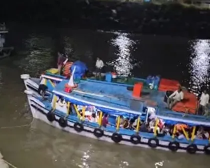 Ferry with 38 aboard breaks down near Gateway of India, Mumbai