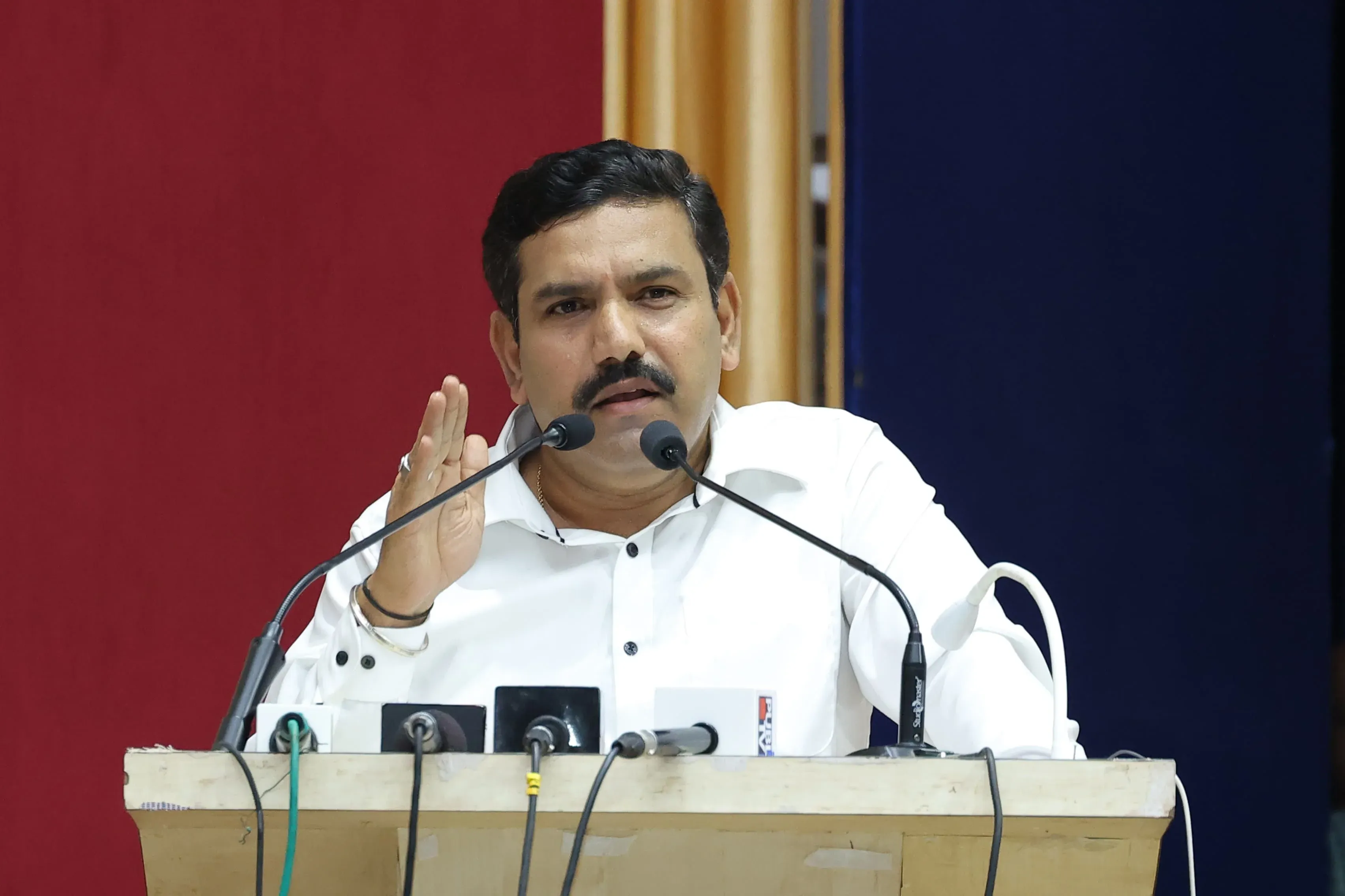 Is Bengaluru Ready for a Festive Celebration with PM Modi's Inauguration of the Yellow Line Metro and Vande Bharat Train?