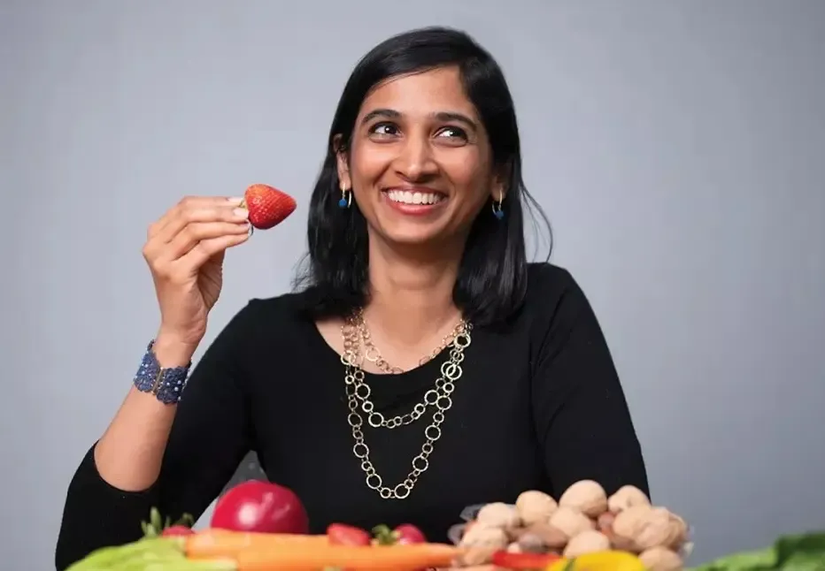 Fibre-Rich Diet Could Slow Down Rare Blood Cancer: Researcher of Indian Descent