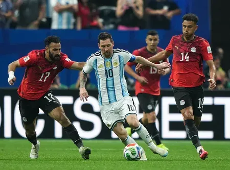 Egypt files FIFA complaint, demands referee Letexier removed after 3-2 Argentina loss