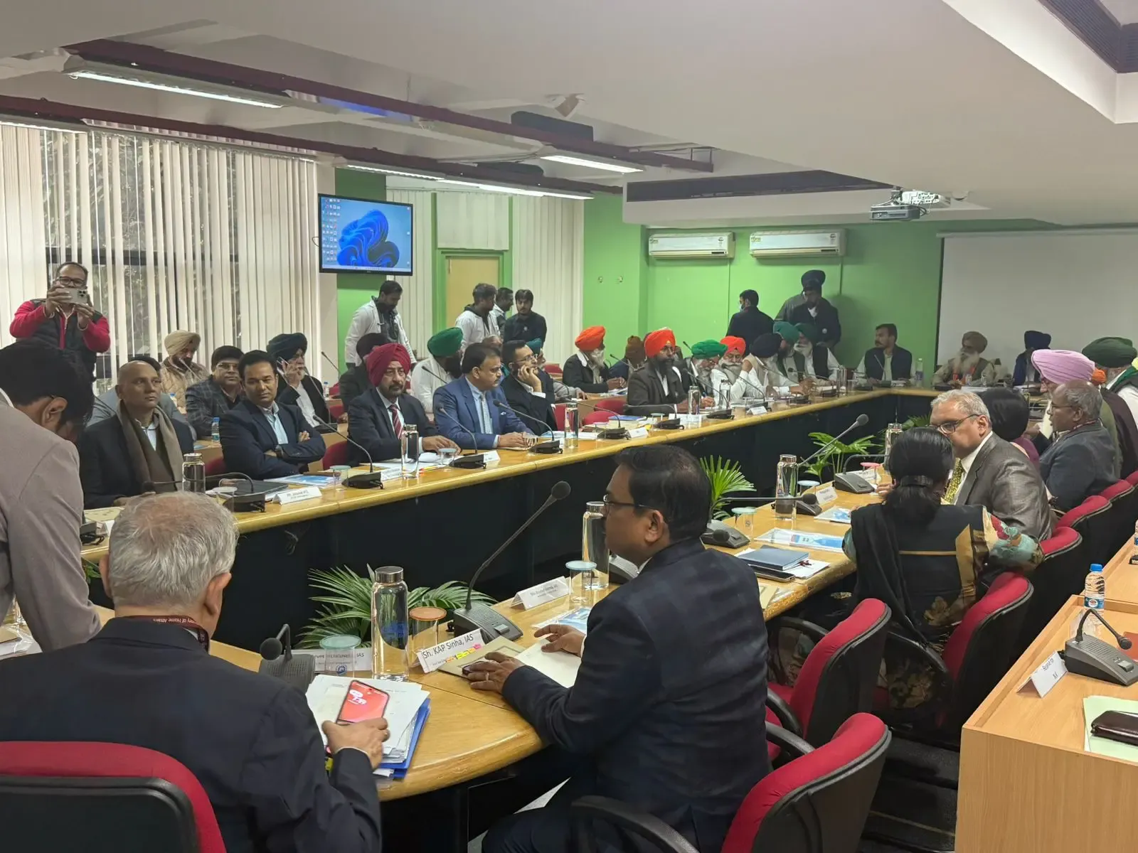 Protesting Farmers and Centre Conclude Fifth Round of Talks; Next Meeting Scheduled for February 22