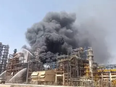 Fire Erupts at Rajasthan's Pachpadra Refinery Just Before Inauguration; Situation Under Control