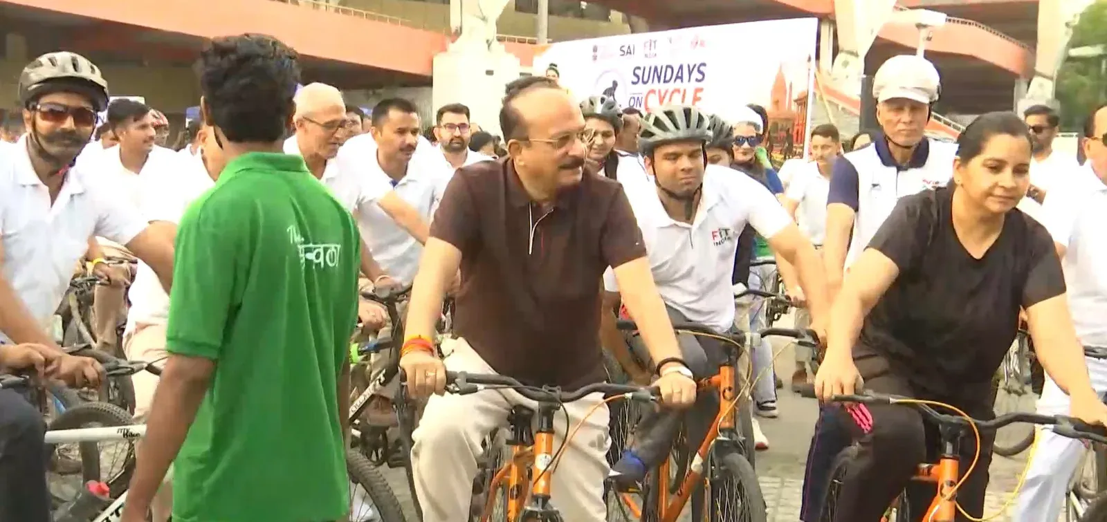 फिट इंडिया संडेज ऑन साइकिल के 75वें संस्करण में मंत्री आशीष सूद शामिल, साइकिल को बताया आत्मनिर्भरता का प्रतीक