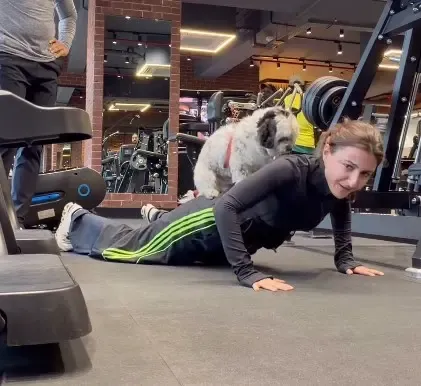 सोहा अली खान का जिम वीडियो: फिटनेस और मज़े का अनोखा संगम