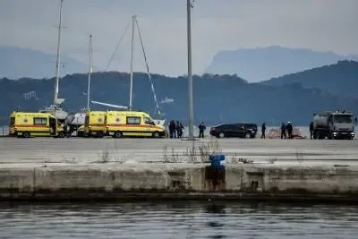 What led to the tragic loss of five migrants and the disappearance of 20 others south of Crete?