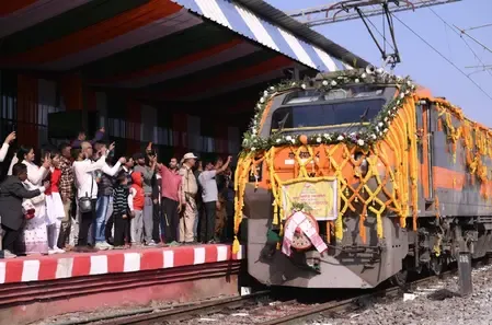 How Did PM Modi's Vande Bharat Sleeper and Amrit Bharat Trains Get Such a Grand Welcome?